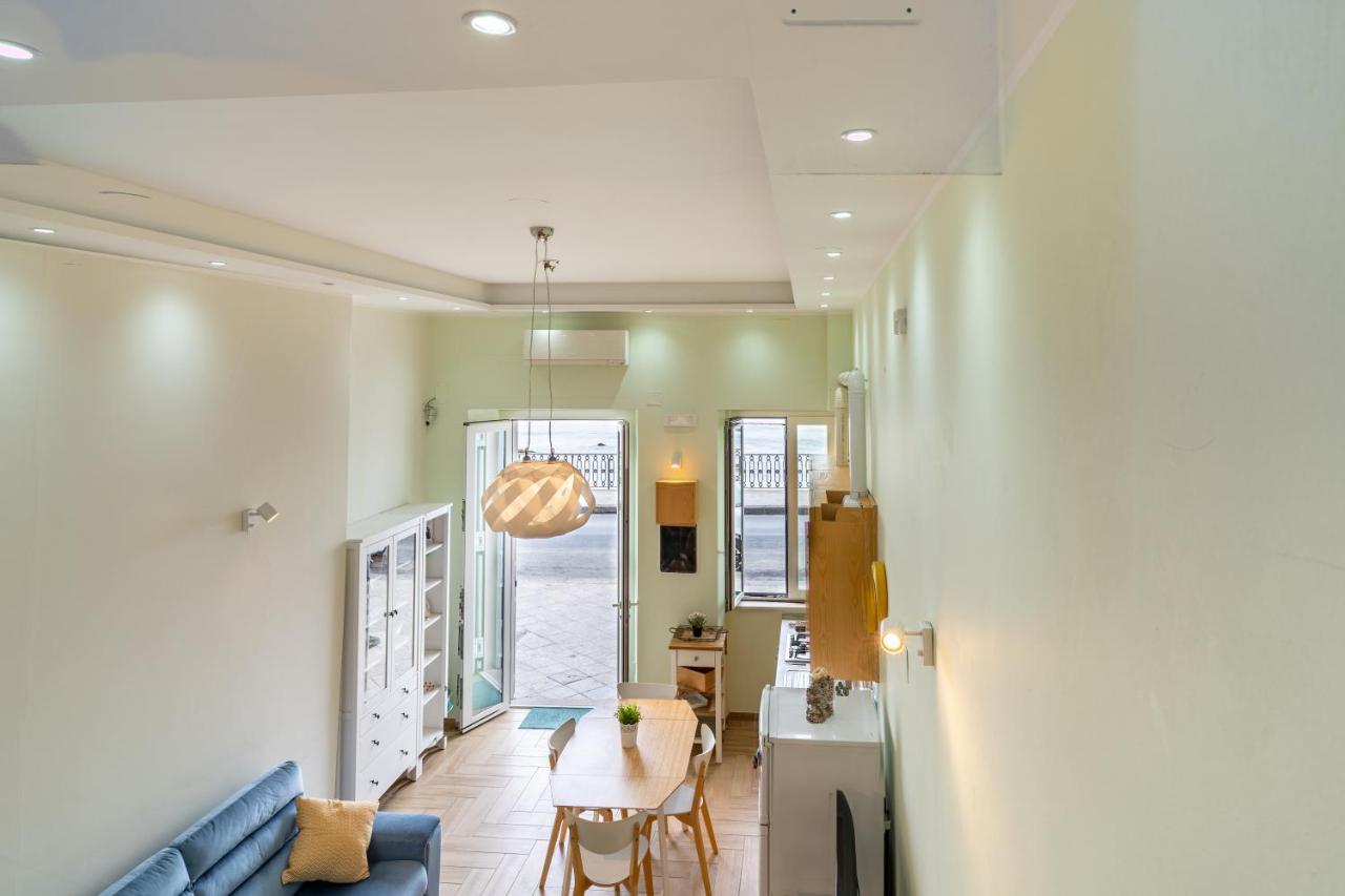 Giardini Naxos Lovely Flat In Front Of The Beach Extérieur photo