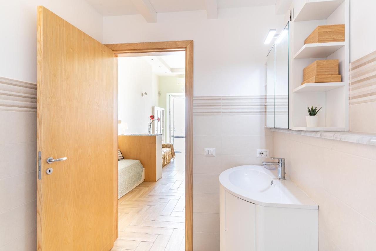 Giardini Naxos Lovely Flat In Front Of The Beach Extérieur photo
